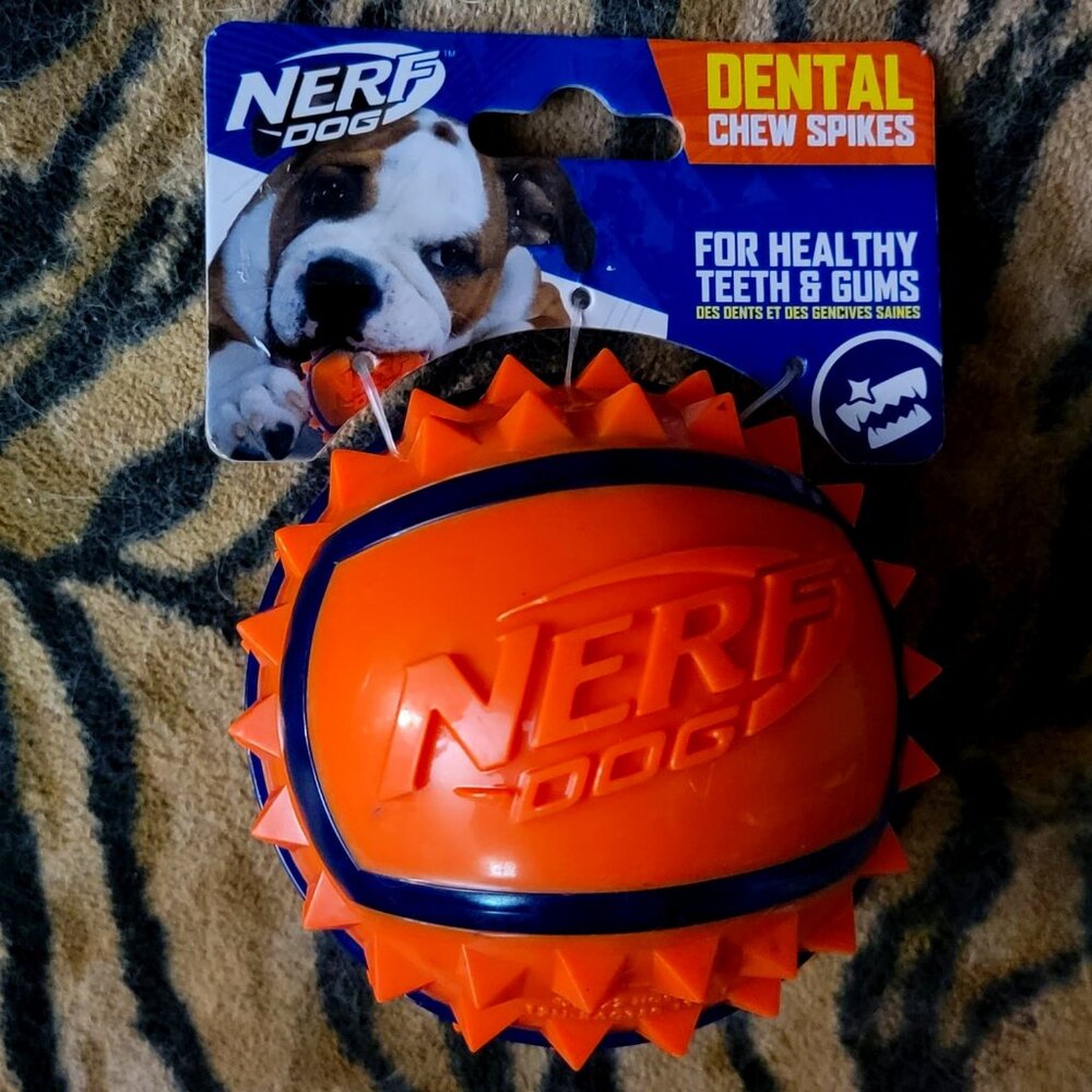 Nerf Dog Dental Teething Spikes Ball Heavy Duty Dog or Puppy New!